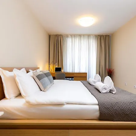 Apartment Modern & Bright Cherry In South With Private Parking *