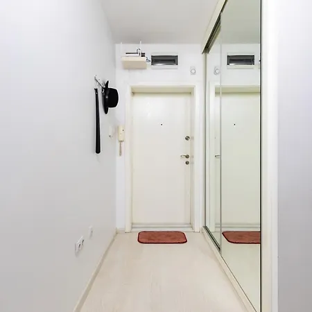 Modern & Bright Cherry In South With Private Parking Пловдив