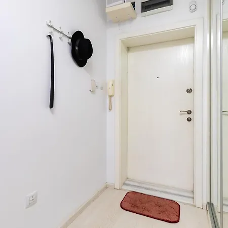 Apartment Modern & Bright Cherry In South With Private Parking *