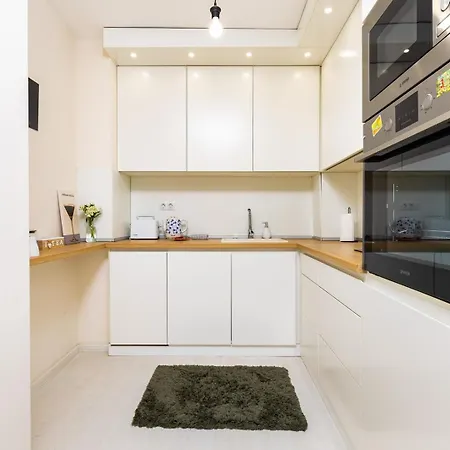 Modern & Bright Cherry In South With Private Parking * Пловдив